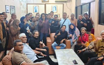 AUSTIN TUMENGKOL DEKLARASI MAJU CALON KETUA PWI SUMUT 2026