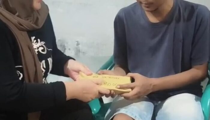 BUKAN SEKADAR NADA, INI BUKTI CINTA SESAMA MUSISI: DONASI RP. 30,7 JUTA DISERAHKAN