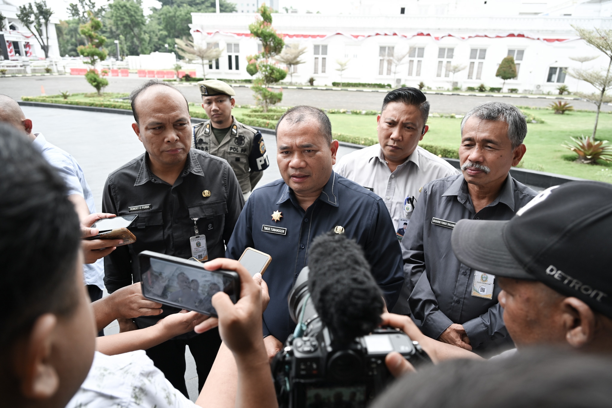 PEMPROV SUMUT KIRIM 1 TON MAKANAN SIAP SAJI UNTUK KORBAN BENCANA NTT PEMPROV SUMUT KIRIM 1 TON MAKANAN SIAP SAJI UNTUK KORBAN BENCANA NTT
