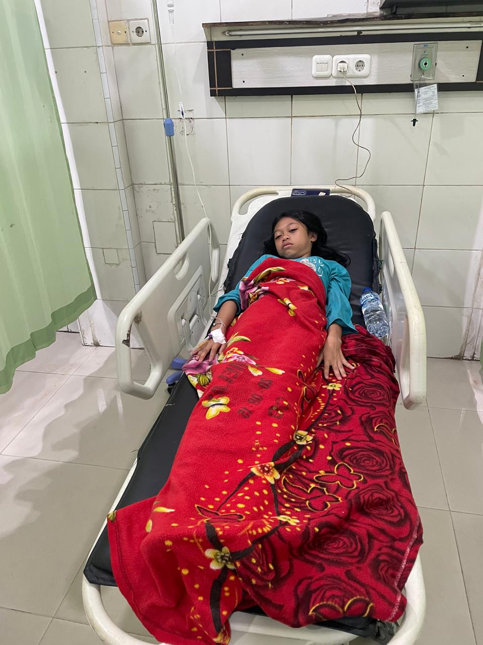 BELASAN SISWA SD NEGERI 060870 MEDAN DIDUGA KERACUNAN USAI MINUM SUSU MBG, DILARIKAN KE RUMAH SAKIT BELASAN SISWA SD NEGERI 060870 MEDAN DIDUGA KERACUNAN USAI MINUM SUSU MBG, DILARIKAN KE RUMAH SAKIT