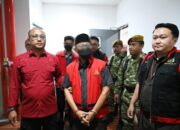 KEJATI JABAR TAHAN KETUA DAN PLT SEKRETARIS DPRD INDRAMAYU, DUGAAN KORUPSI TUNJANGAN RUGIKAN DAERAH RP18,79 MILIAR