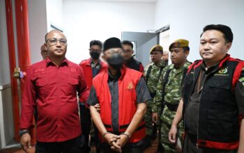 KEJATI JABAR TAHAN KETUA DAN PLT SEKRETARIS DPRD INDRAMAYU, DUGAAN KORUPSI TUNJANGAN RUGIKAN DAERAH RP18,79 MILIAR