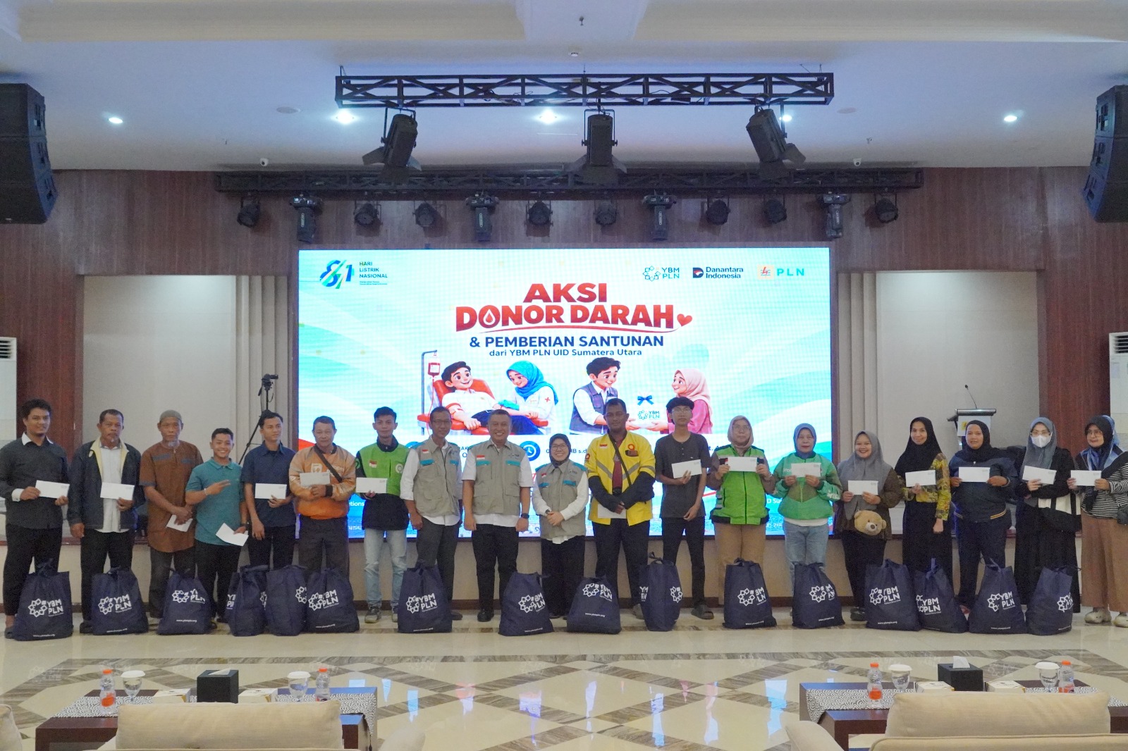 SETETES DARAH, SEBINGKIS HARAPAN: PLN SUMUT BERBAGI KEPEDULIAN PADA HLN KE-81