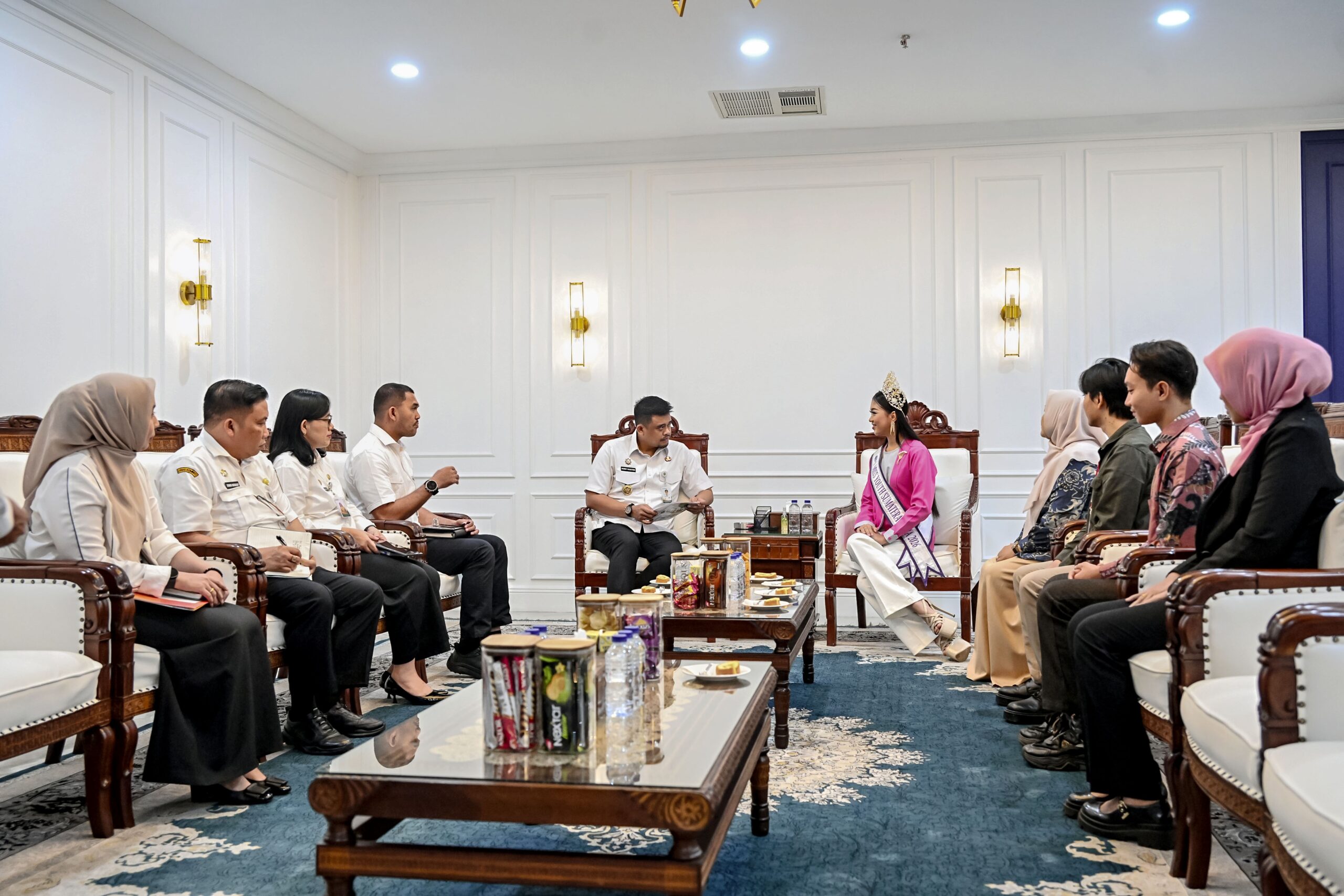 GUBERNUR BOBBY DUKUNG KEYSA WAKILI SUMUT DI MISS YOUTH INDONESIA GUBERNUR BOBBY DUKUNG KEYSA WAKILI SUMUT DI MISS YOUTH INDONESIA