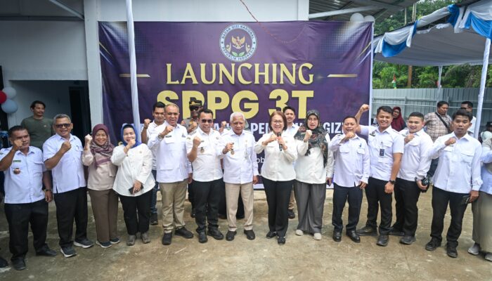 232 DAPUR SPPG DIRESMIKAN DI SUMUT, WAGUB DORONG PEMERATAAN LAYANAN GIZI HINGGA KE DAERAH