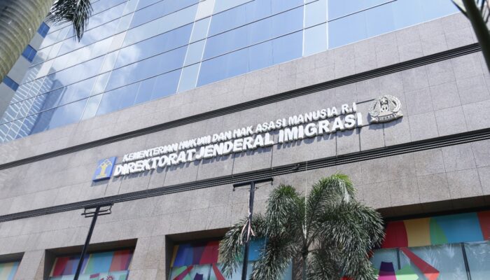 DALAM PERSIDANGAN SILMY BONGKAR JATAH PEJABAT: DIREKTUR KEPATUHAN INTEL DIDUGA TERIMA RP25 JUTA TIAP BULAN